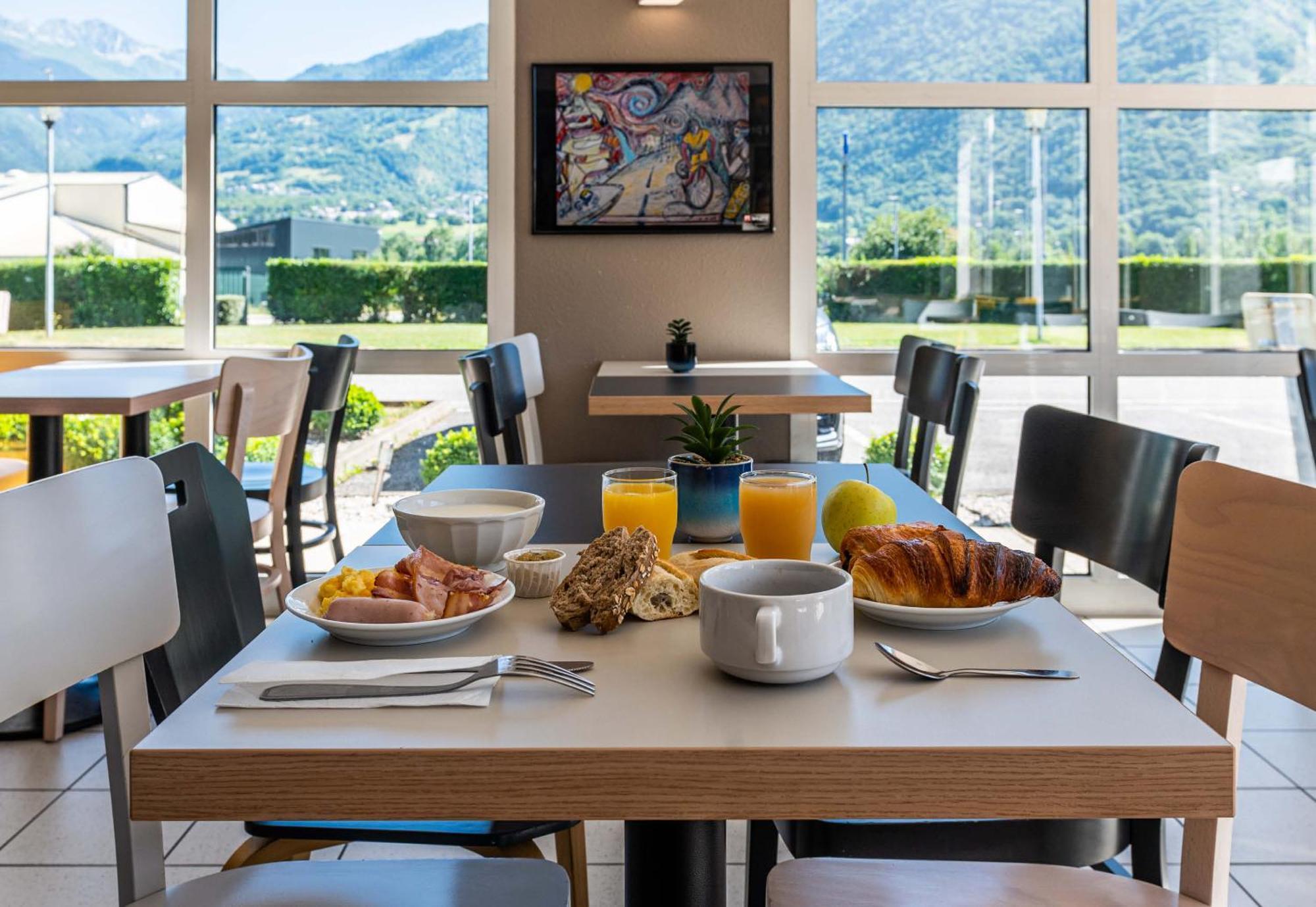 B&B Hotel Saint Jean De Maurienne Sainte-Marie-de-Cuines Экстерьер фото